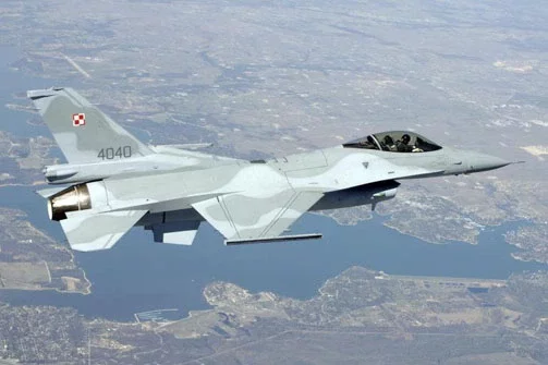 Польскі F-16.