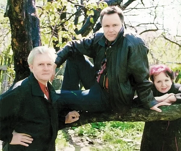 Мікалай Яроменка-старэйшы (злева), Мікалай Яроменка-малодшы і Галіна Арлова. Фота: сацыяльныя сеткі