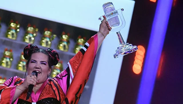Победительница из Израиля в финале конкурса Евровидение Нетта Барзилай. 12 мая 2018