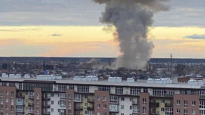 Пожар в Житомире после прилета ракеты со стороны Беларуси.