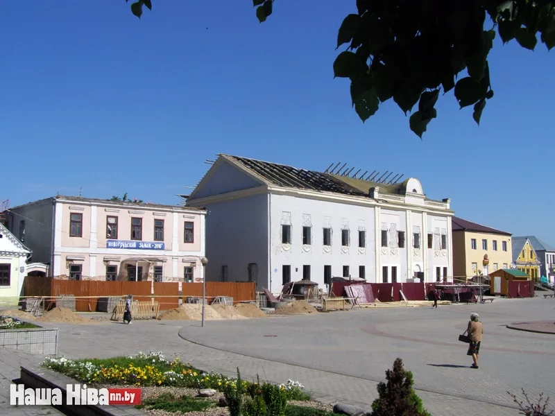 Так новогрудская площадь выглядела в конце мая 2012 года. Фото Семена Печанко.