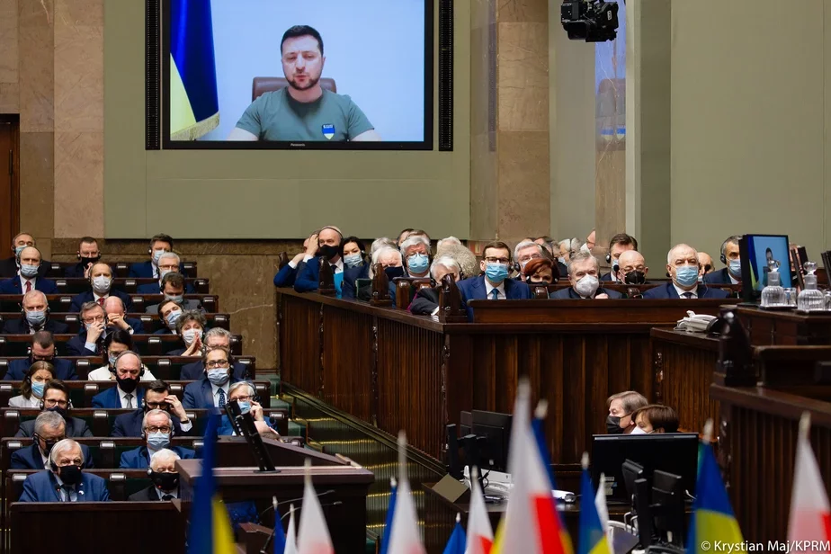 Выступление Владимира Зеленского перед депутатами Польши. Фото: @PremierRP / Twitter