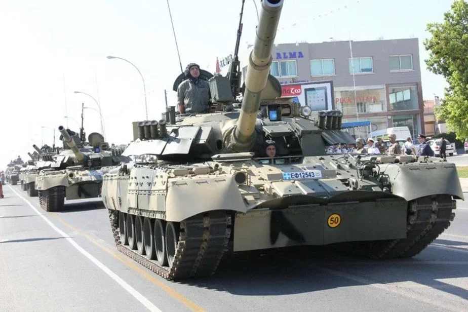 Tank T-80. Fota Ministerstva abarony Kipra