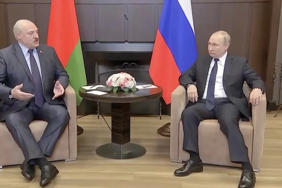 Александр Лукашенко и Владимир Путин в Сочи 23 мая. Скриншот с видео