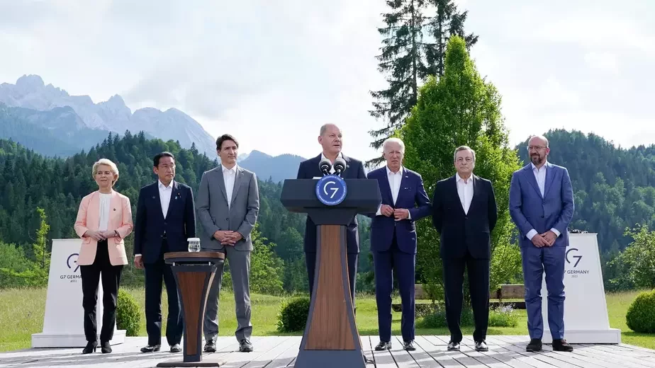 Лидеры стран «Большой семерки» во время саммита. Фото: Markus Schreiber/AP