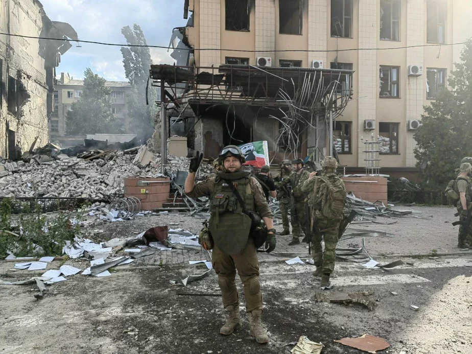 Российские военные в Лисичанске. Фото из телеграм-каналов