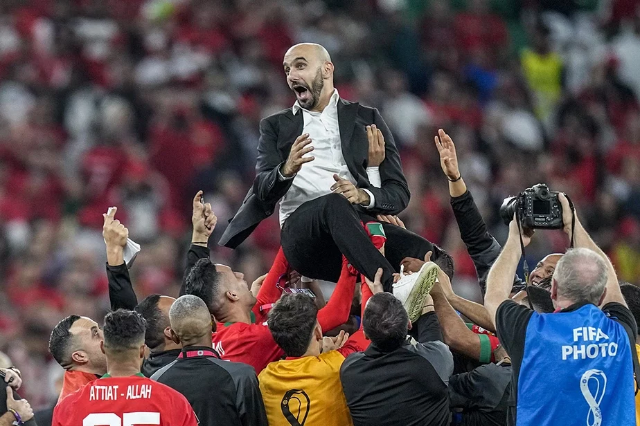 Главный тренер марокканцев Валид Реграги. Он был назначен на должность да два месяца до начала чемпионата. Фото: AP Photo/Ariel Schalit