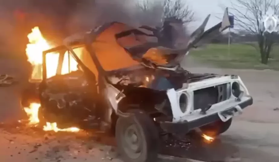 Взорванная машина командира взвода ППС в Новой Каховке. Скриншот видео