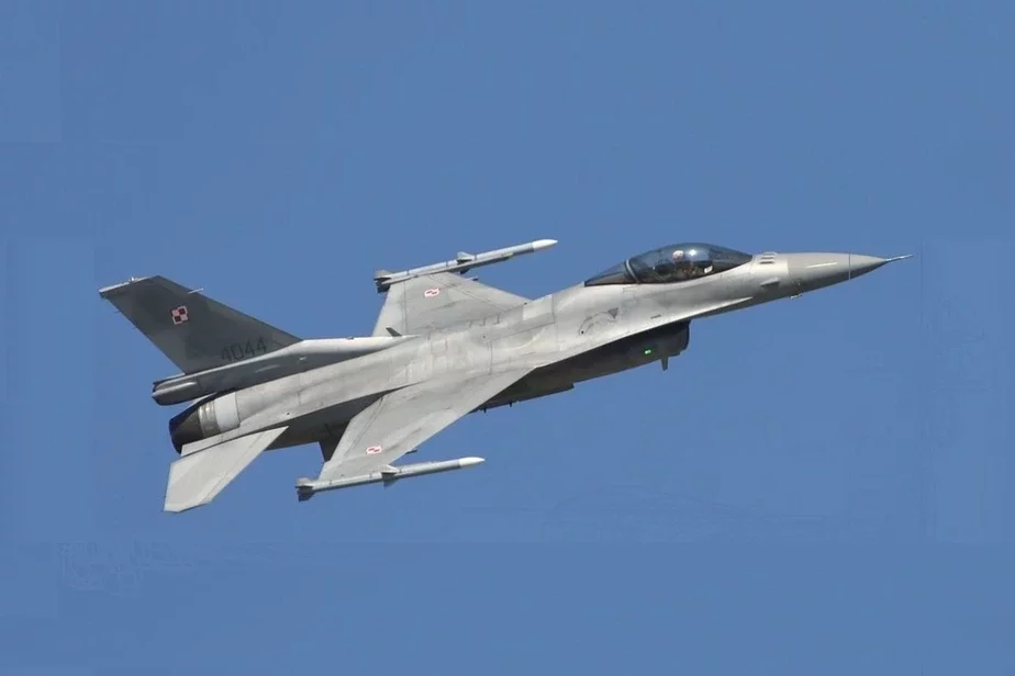 Истребитель F-16, судьба поставок которого Украине зависит от США. Фото: Wikimedia Commons