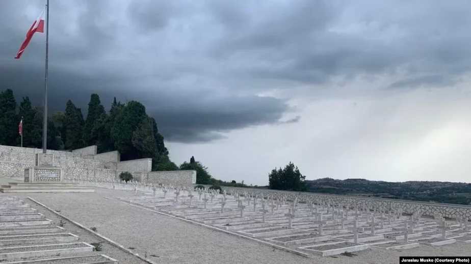 Польское военное кладбище в Италии в городе Лорето, где, предположительно, похоронен Аркадий Миклашевич
