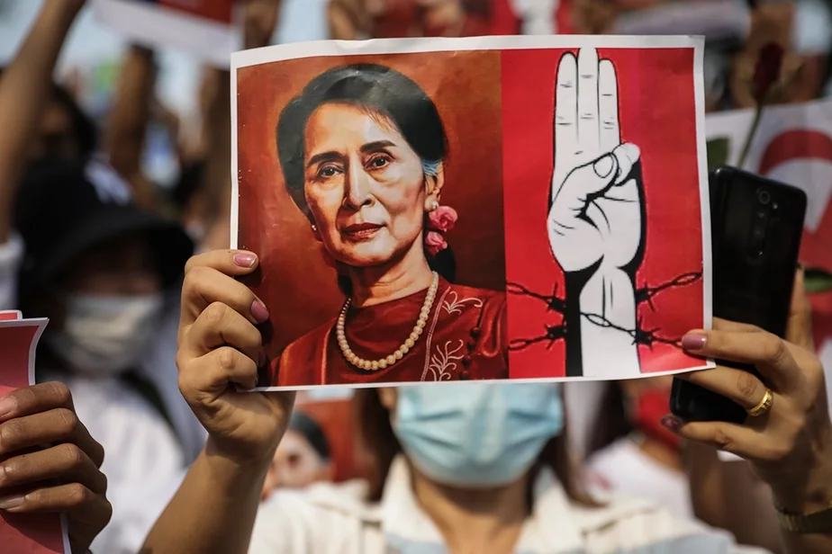 Protesters for the release of Aung San Suu Kyi Пратысты за вызваленне Аун Сан Су Чжы Протестующие за освобождение Аун Сан Су Чжи 