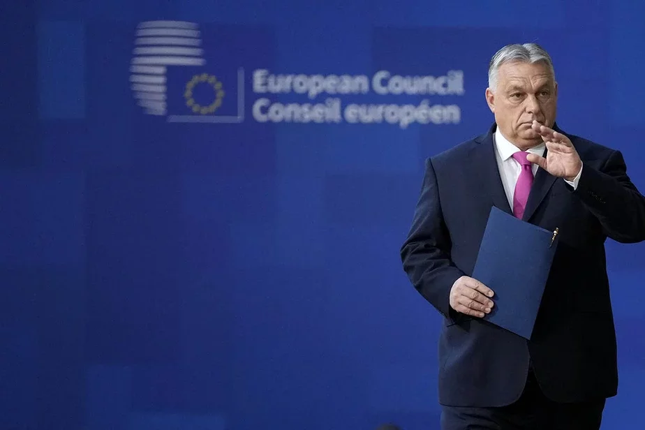 Венгерский премьер Виктор Орбан во время саммита ЕС в Брюсселе. Фото: Virginia Mayo / AP
